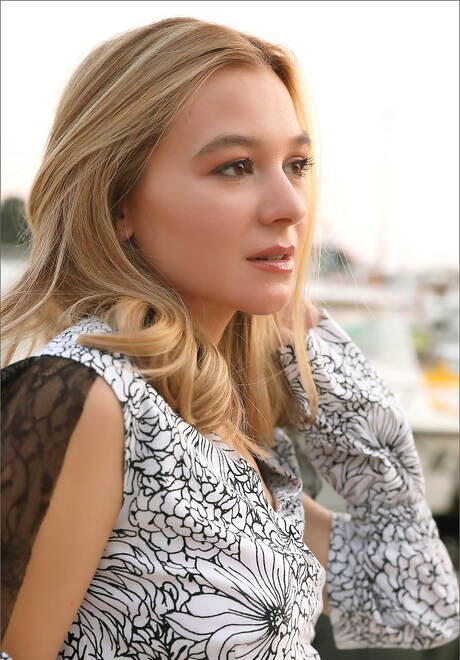 MPL Studios are proud to present you with a free pics featuring Stefani showing hot shape