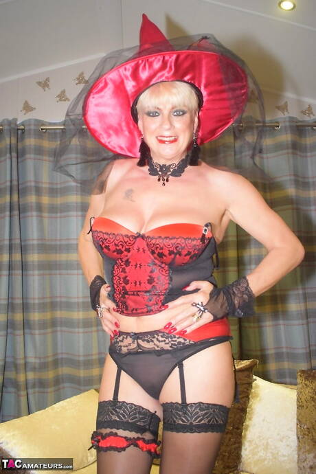 TAC Amateurs are excited to present you with a xxx picture gallery showcasing Dimonty in masturbating with sex toy